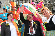 Das Stadtgründungsfest wurde 2006 von Bürgermeisterin Christine Strobl, OB Christian Ude und Fremdenverkehrschefin Gabriele Weishäupl am Samstag eröffnet (Foto: MartiN Schmitz)